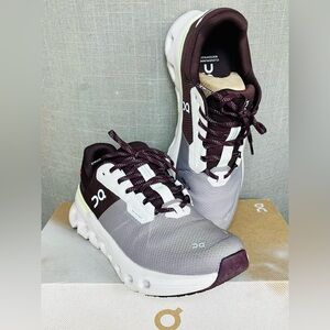 Cloud runner 2 WP, On Running Gray and White Athletic Shoes with Breathable Mesh